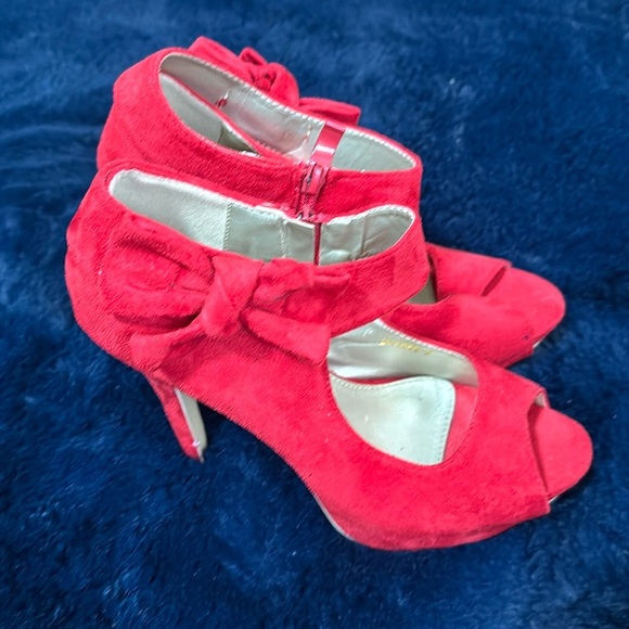 Ollio Shoes - Ollio Red High Heel Pump With Vintage Style Ribbon